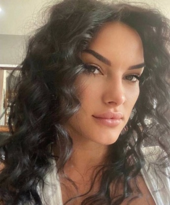 Живу в Москве и рада предложить тебе свои услуги. В моем арсенале множество возможностей, которые позволят нам окунуться в мир наслаждений. Оказываю широкий спектр интимных услуг, уделяю особое внимание качеству и комфорту. Мои отзывы говорят о моей профессиональности и внимании к деталям. С радостью поделюсь своими фото, чтобы ты смог оценить мою привлекательность. 📷😉 Не тяни время, дорогой, свяжись со мной прямо сейчас и позволь моим нежным рукам доставить тебе удовольствие. 🌹💋 934, 32 года